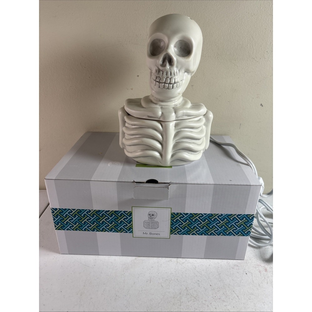 Scentsy Mr Bones Skeleton Wax Warmer Glow In The Dark With Box Retired 2017